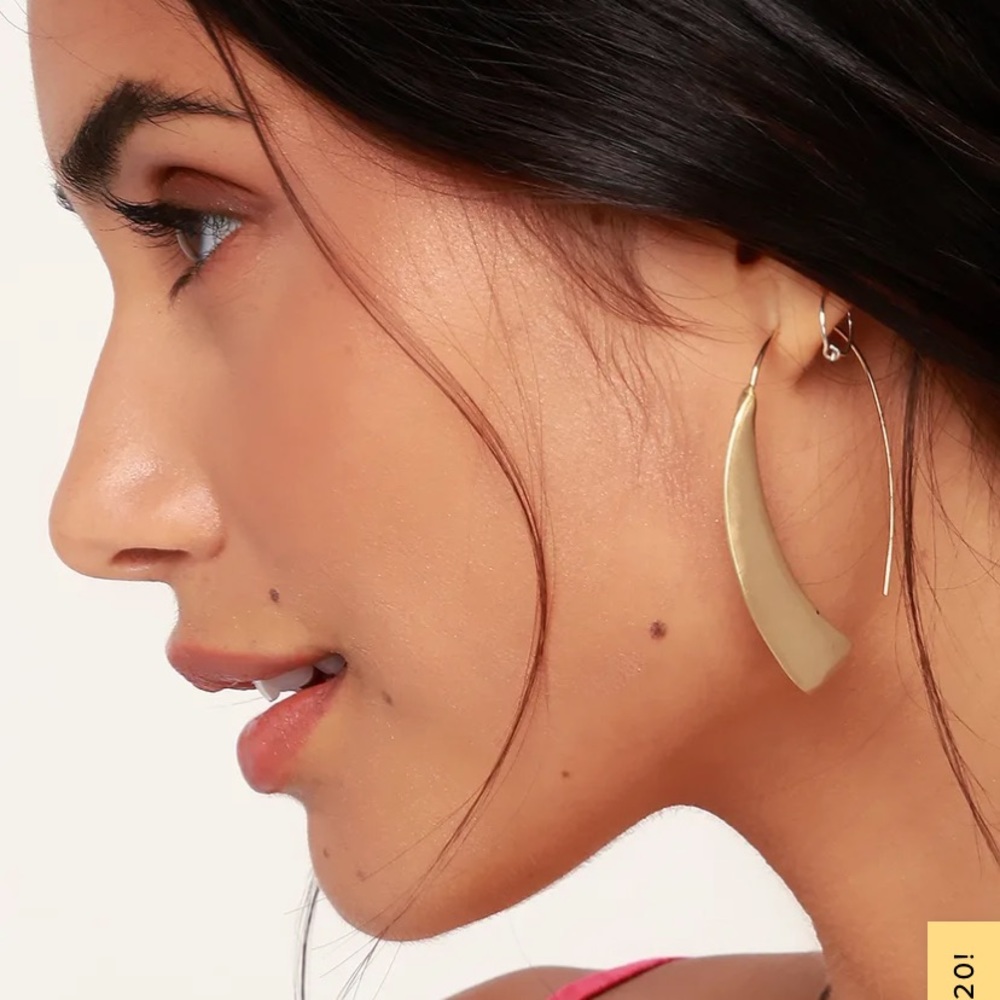 Shine Time Gold Threader Earrings